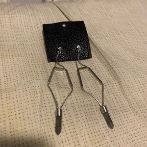 ✨FREE PEOPLE DROP EARRINGS✨